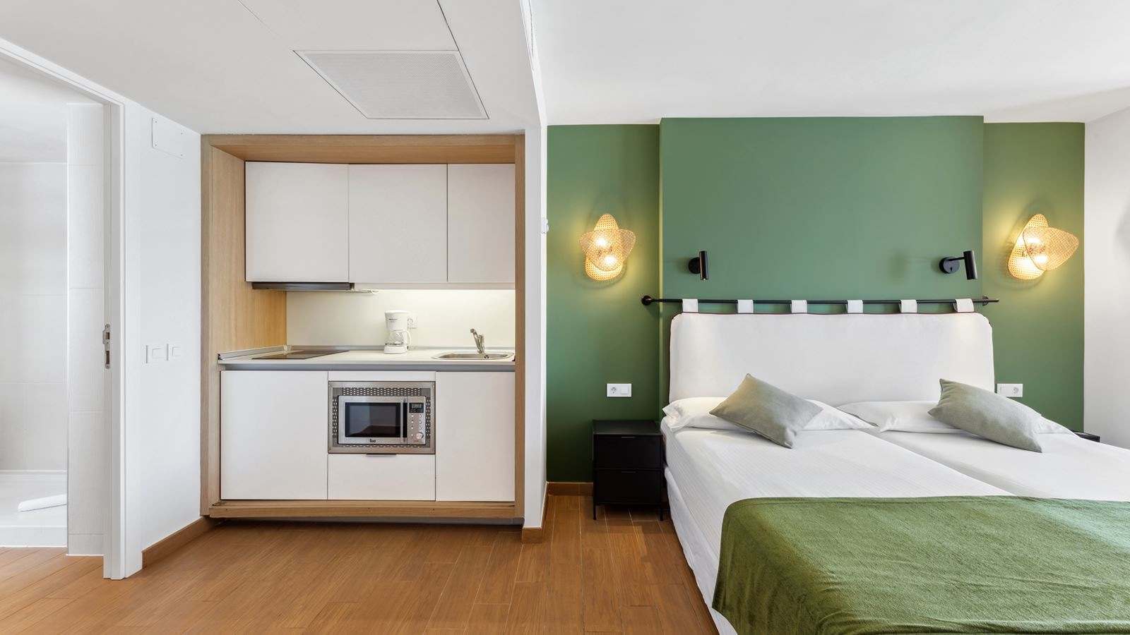 rooms-family-room-sea-view-balcony-or-terrace