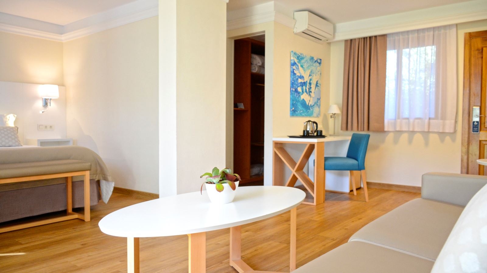 rooms-junior-suite-balcon-or-terrace