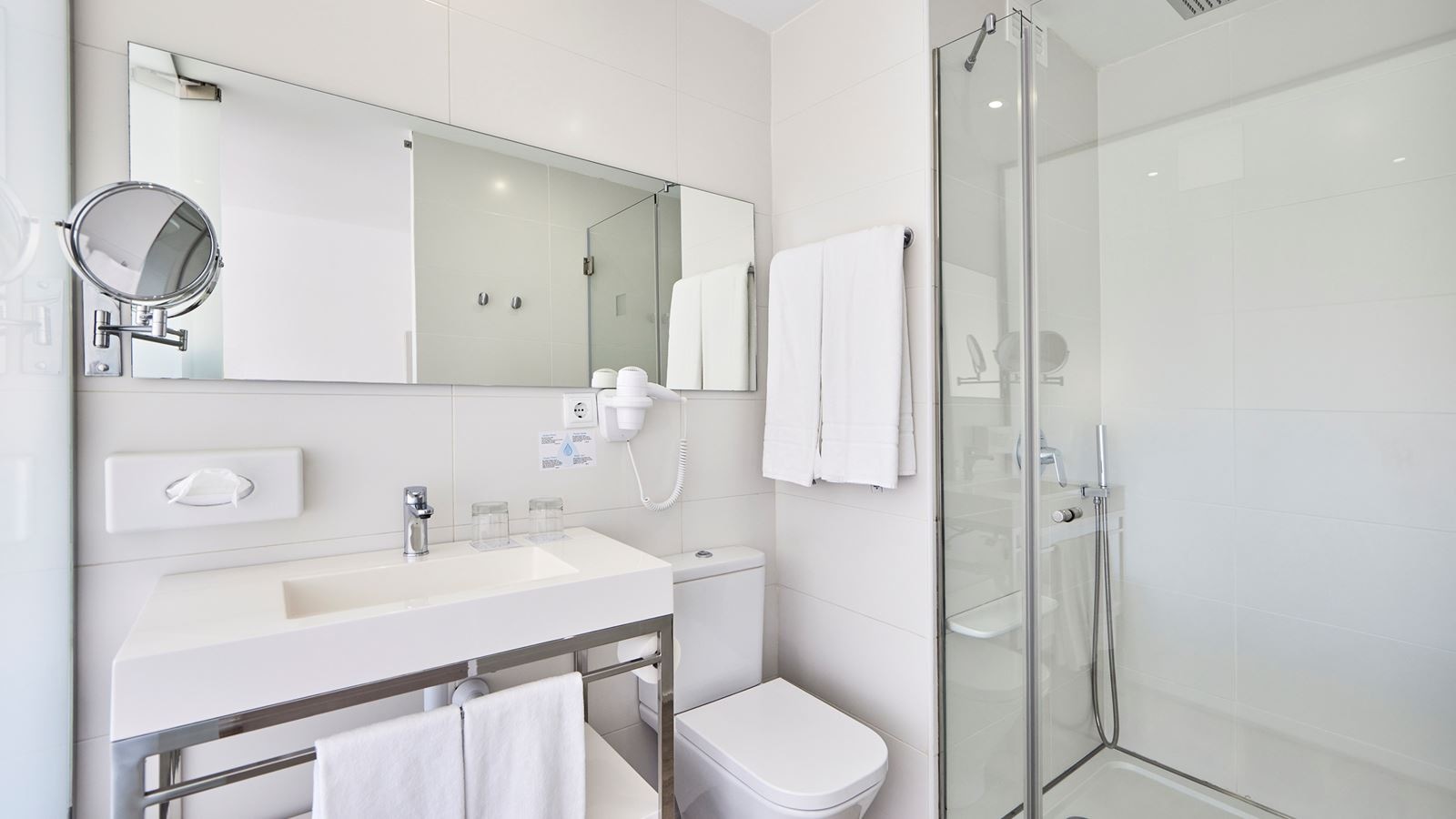 rooms-double-with-bali-bed-first-floor-terrace