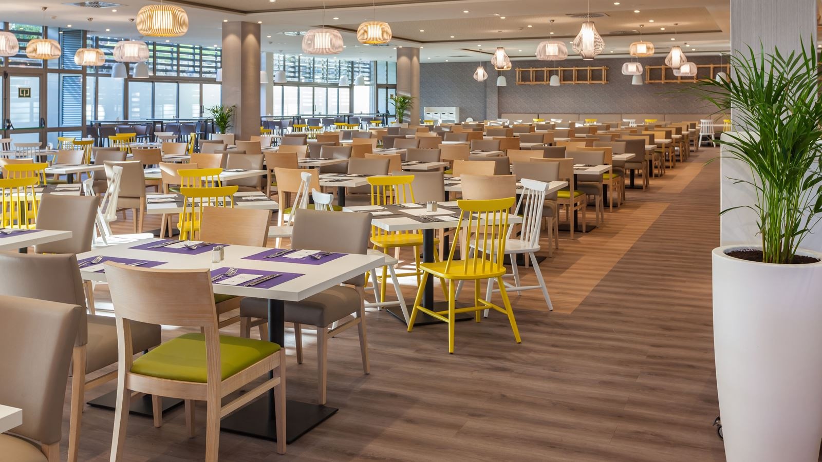 restaurants-breakfast-buffet