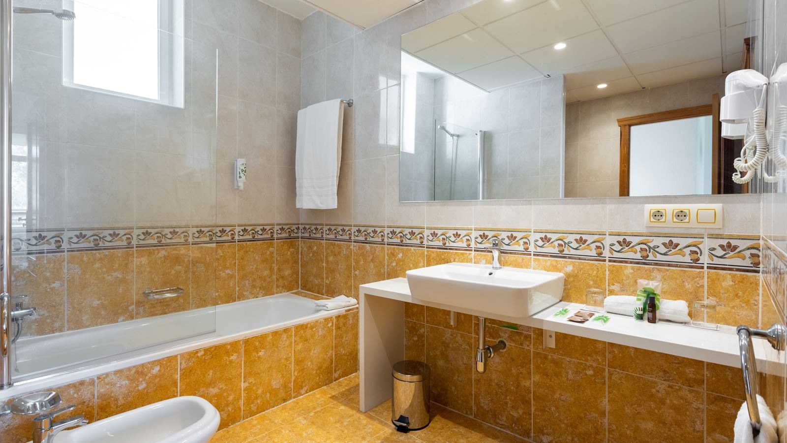 rooms-suite-garden-or-pool-view-balcony-or-terrace