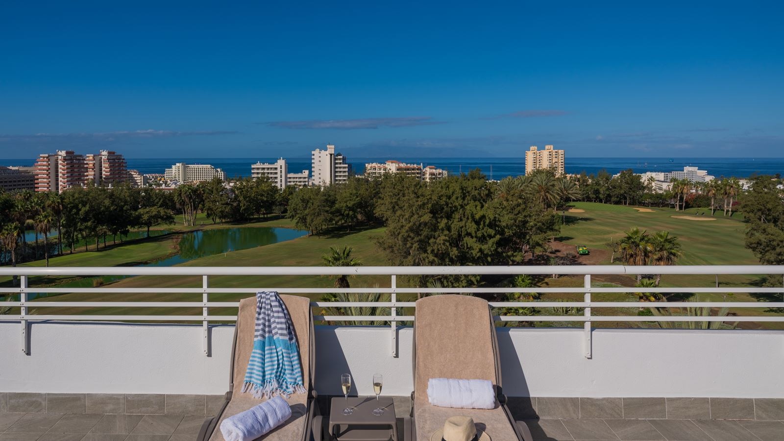 rooms-duplex-golf-view-balcony-or-terrace