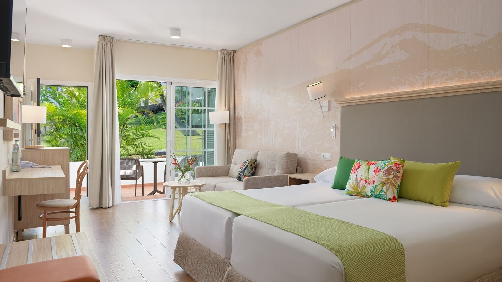 rooms-dbl-oasis-garden-view