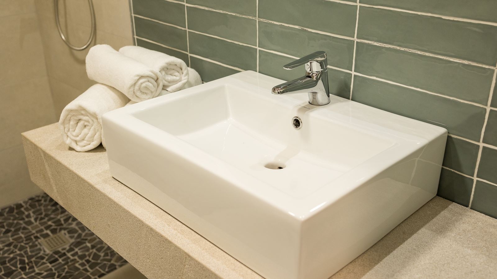 rooms-double-room-balcony-or-terrace