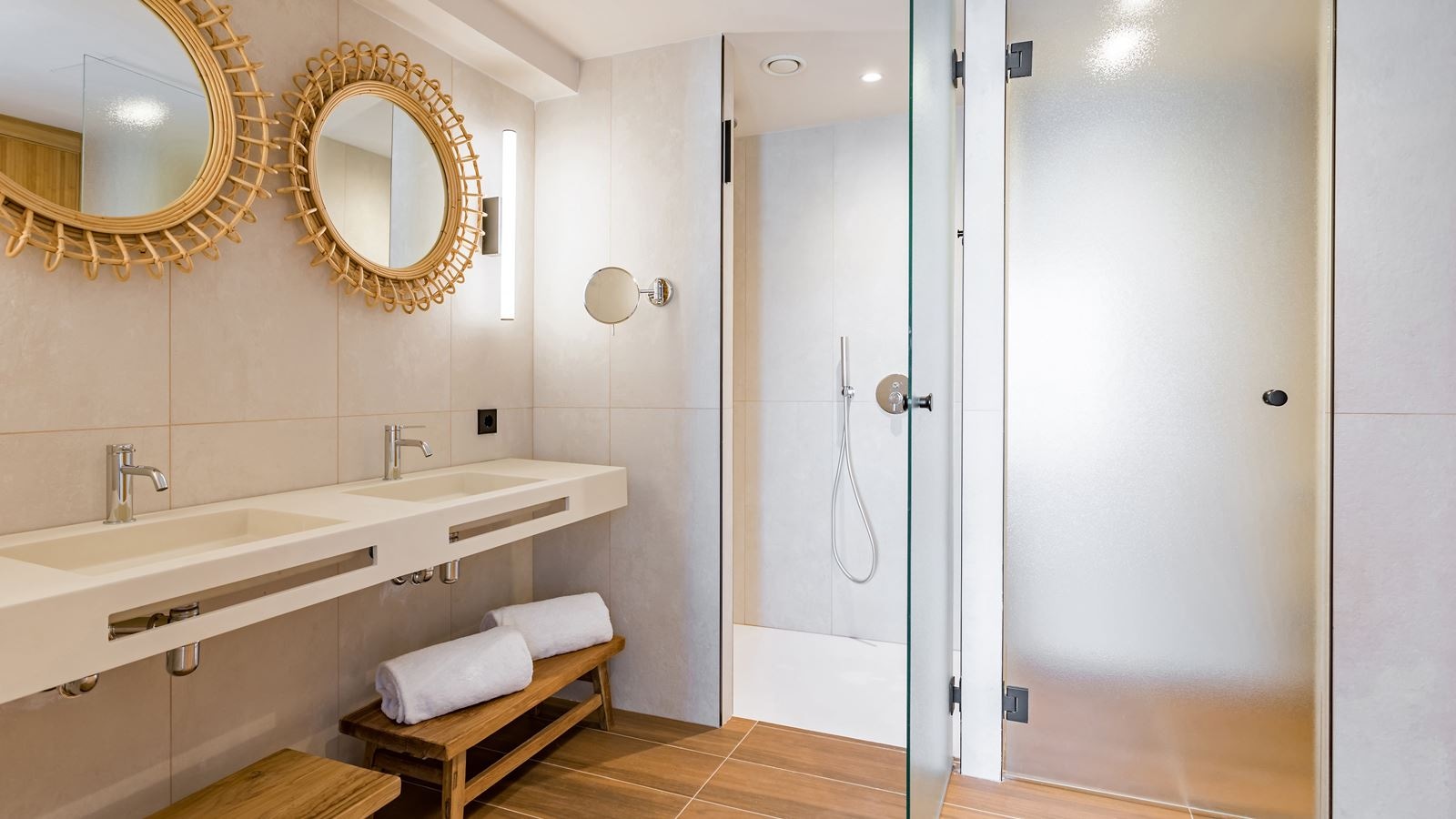 rooms-junior-suite-balcony-or-terrace