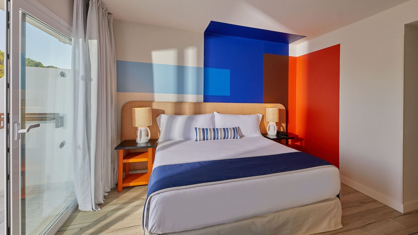 rooms-double--frontal-sea-view-balcony-or-terrace