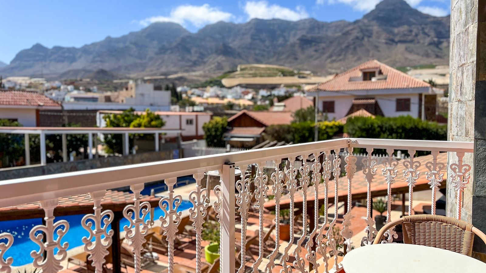 rooms-one-bedroom-suite-with-balcony-or-terrace