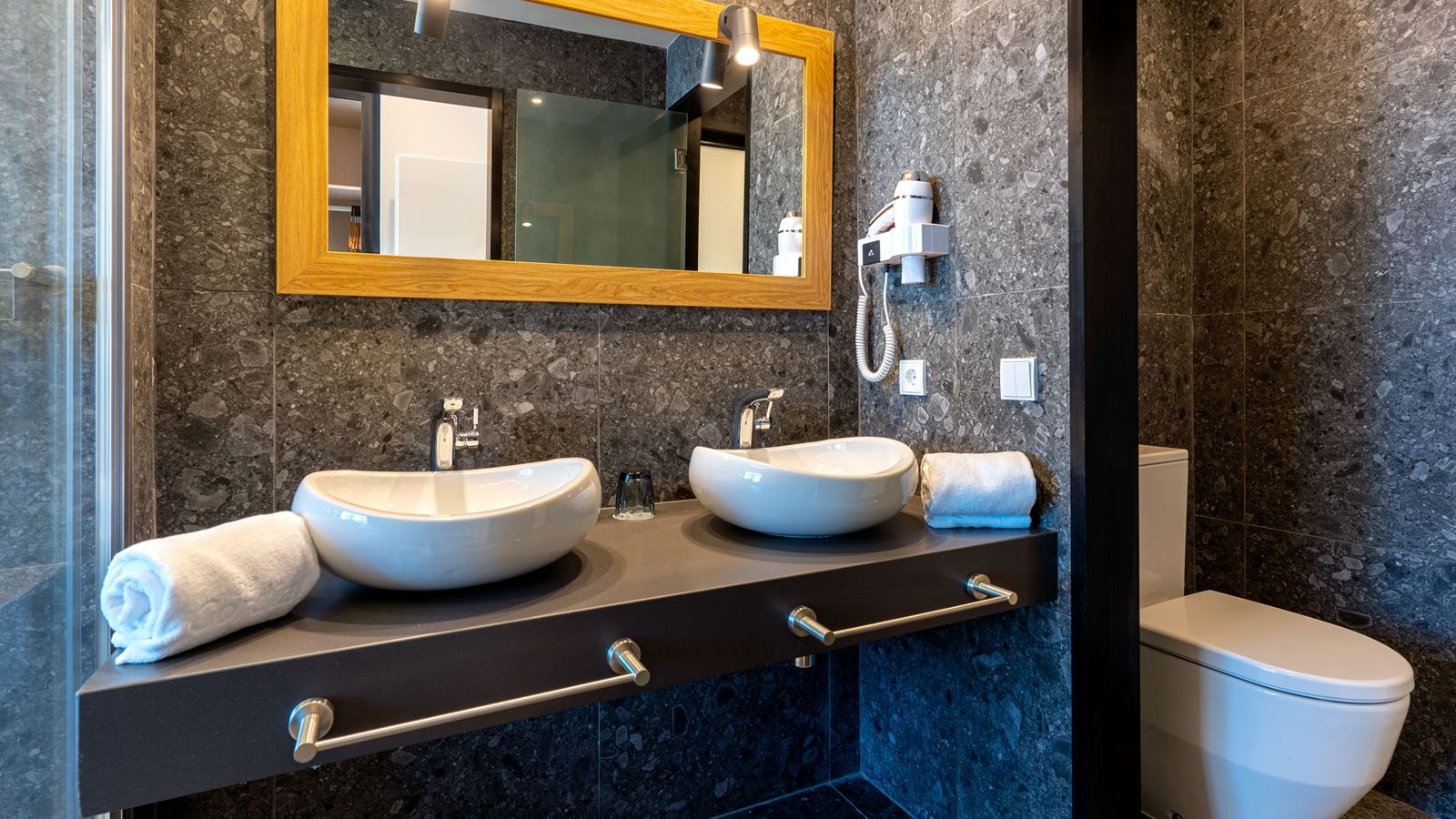 rooms-ocean-front-holiday-home-3-bedrooms-with-terrace