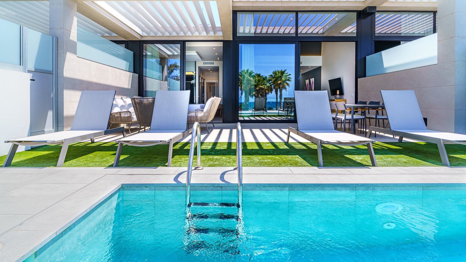 rooms-ocean-front-holiday-home-3-bedrooms-with-terrace