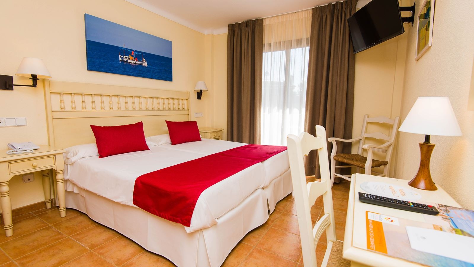 rooms-room-single-balcony-or-terrace