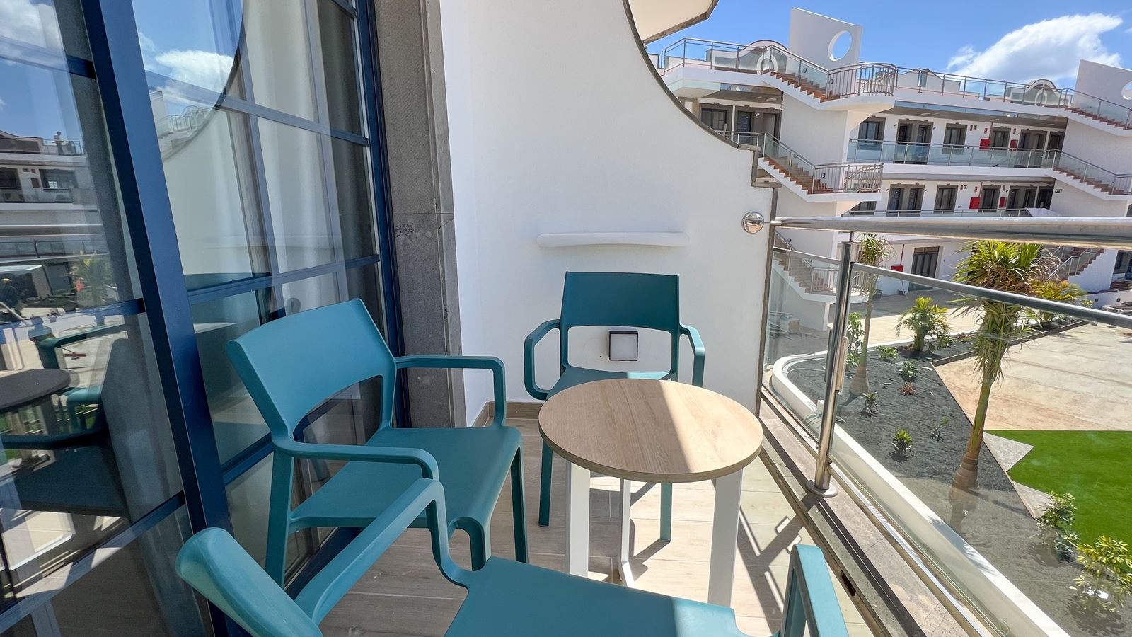 rooms-one-bedroom-apartment-balcony