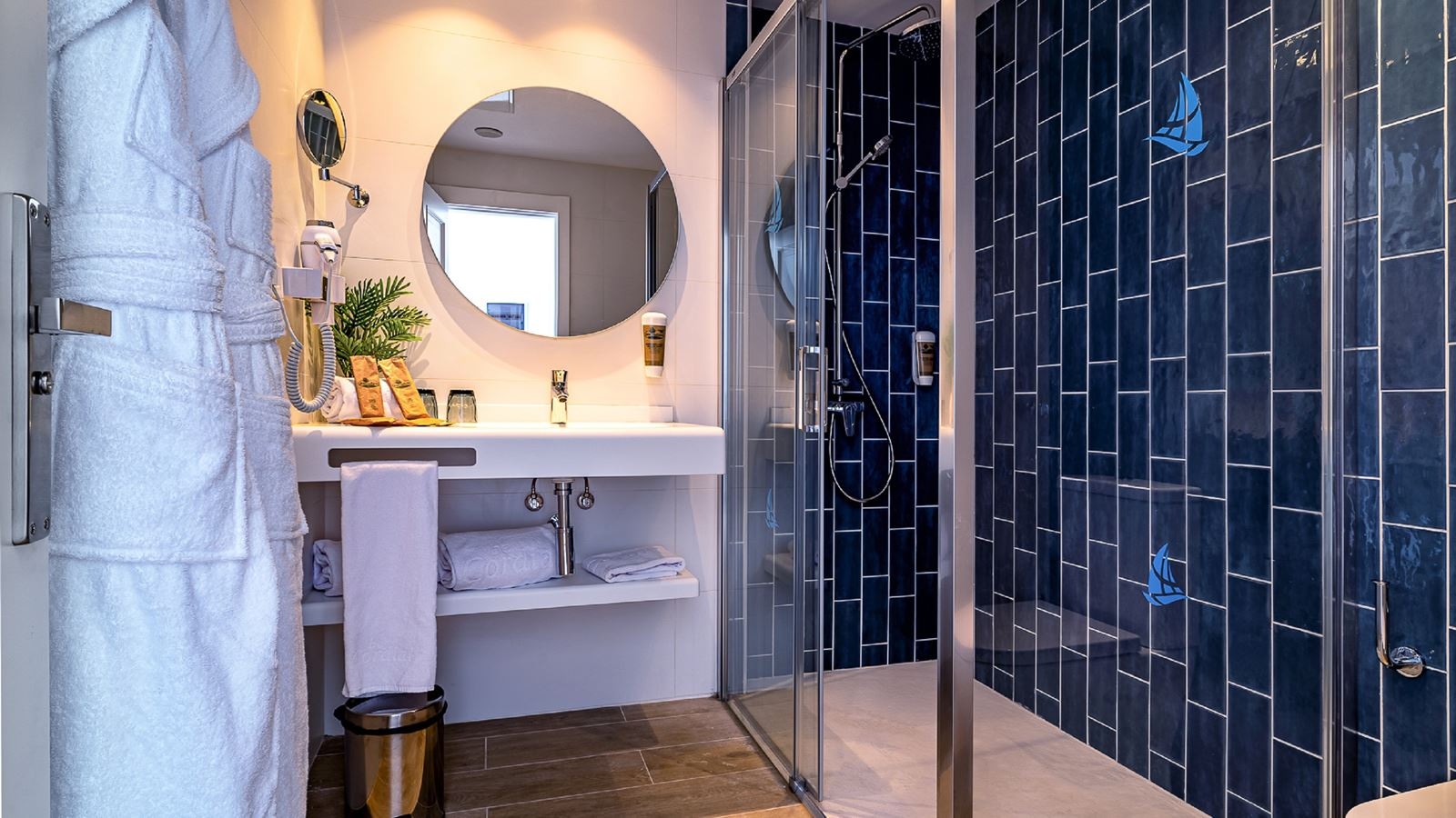 rooms-one-bedroom-apartment-balcony