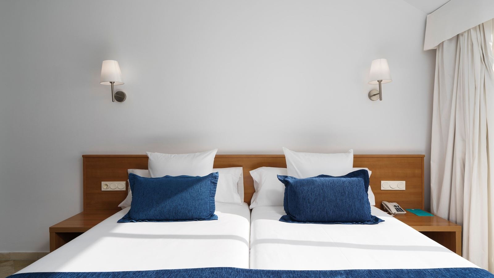 rooms-double-superior-balcony-or-terrace