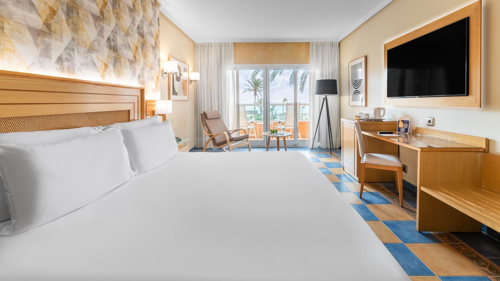 rooms-interc-fam-sup-family-superior-room-sea-view-balcony-or-terrace