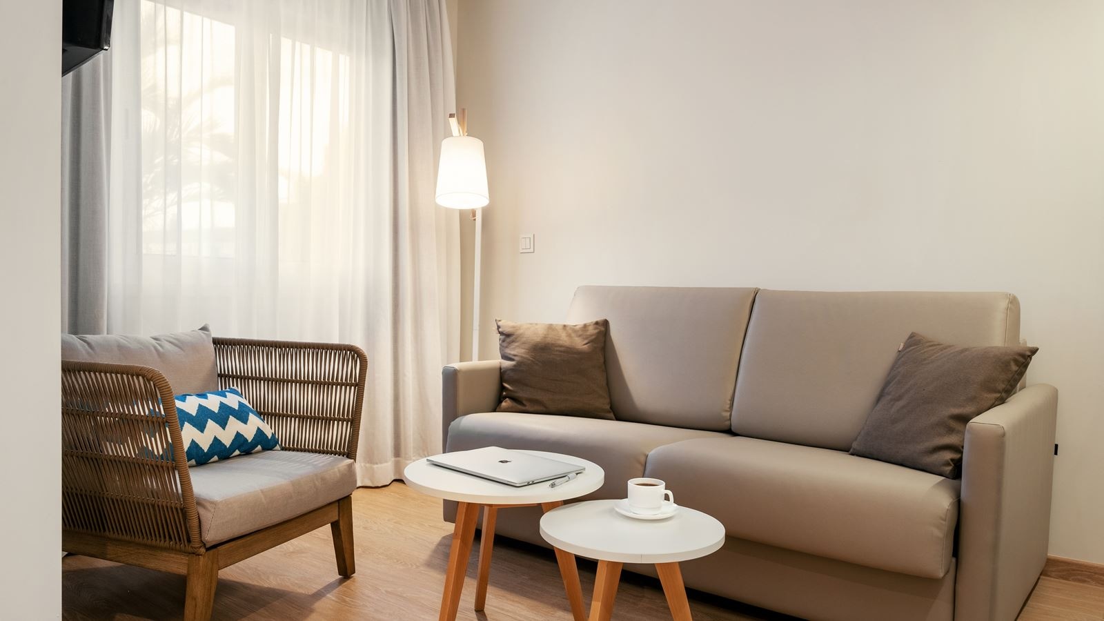 rooms-junior-suite-balcon