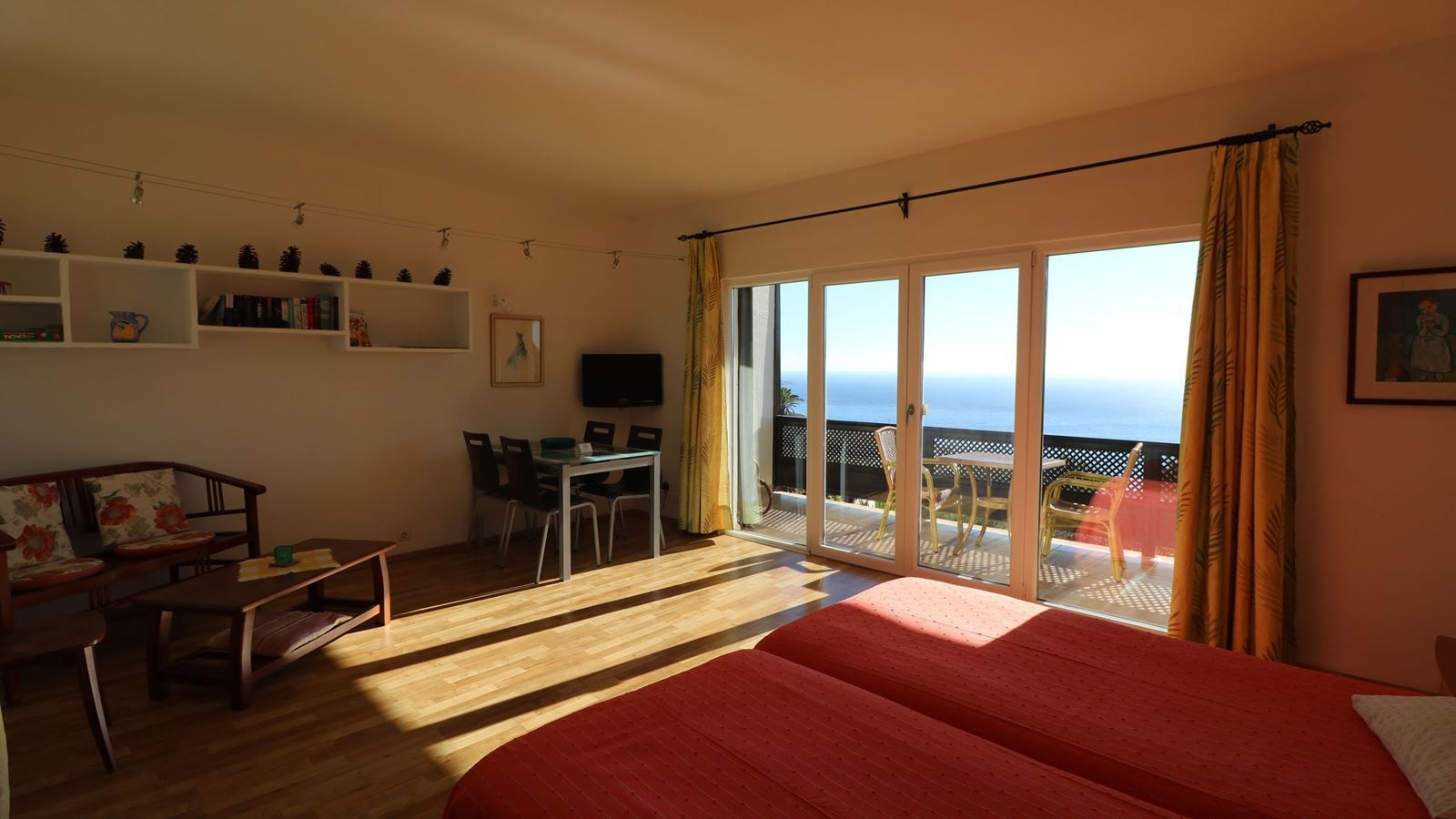 rooms-studio-balconyterrace