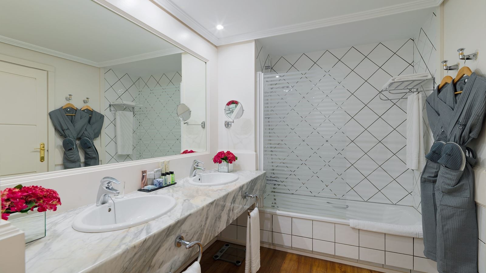 rooms-junior-suite-privilege-balcony-or-terrace