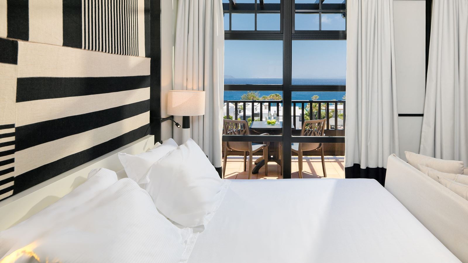 rooms-superior-deluxe-balcony-or-terrace