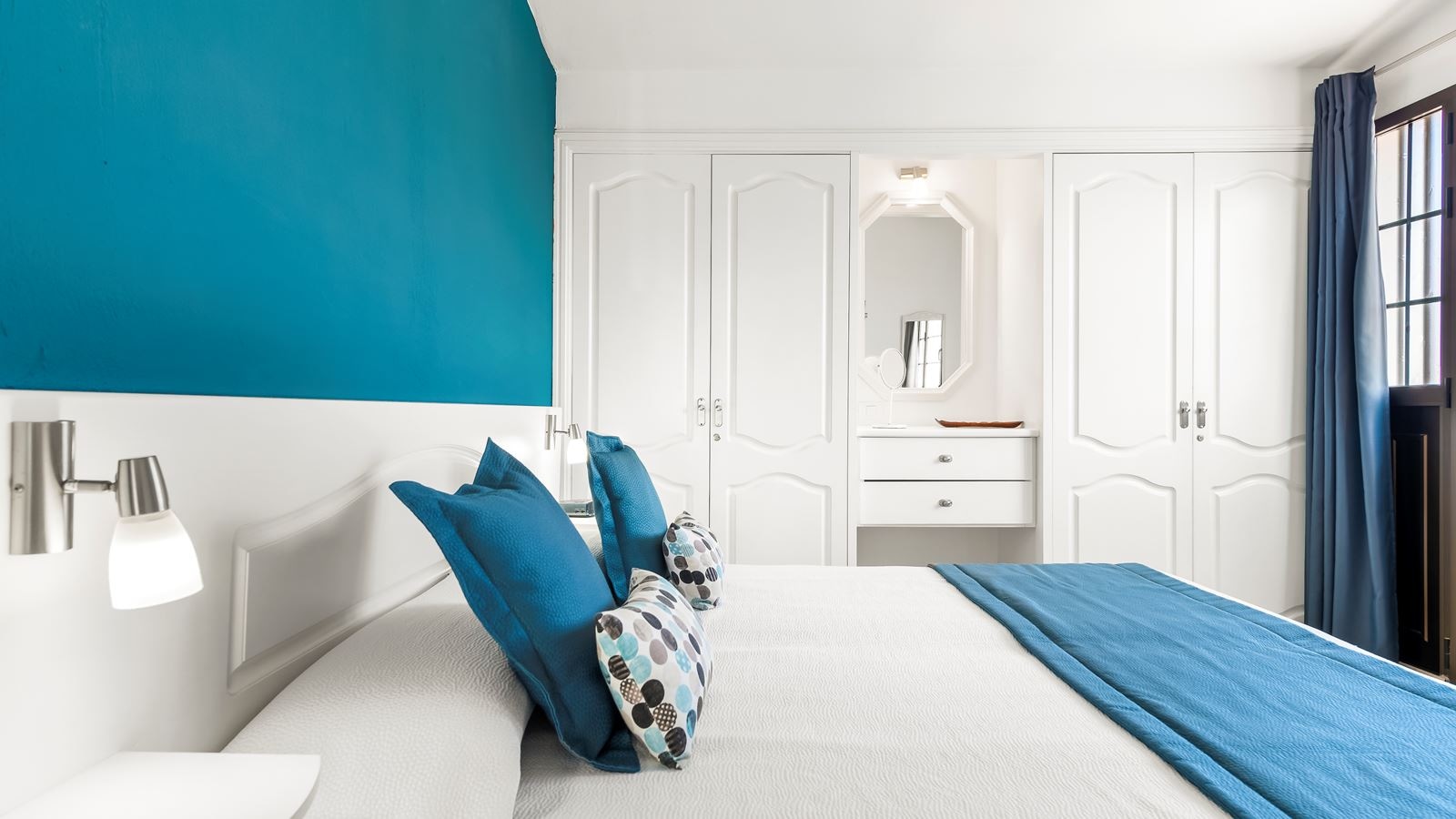 rooms-1-bedroom-apartment-sea-side-with-balcony