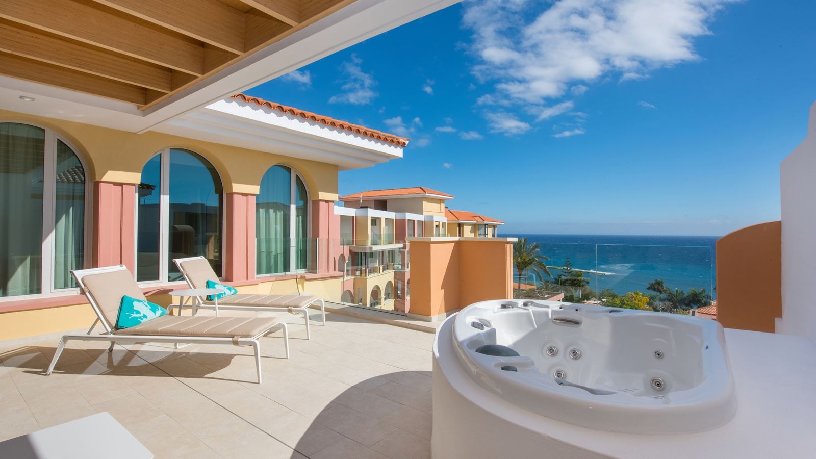 rooms-suite-vista-mar-presidencial