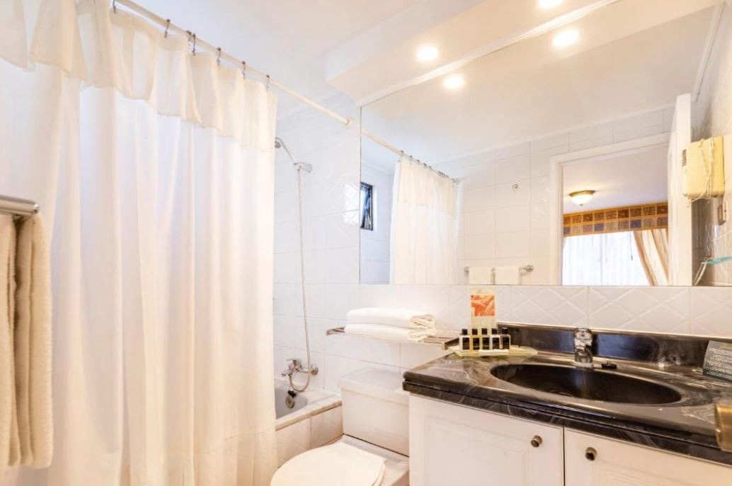 rooms-standard-studio-with-window