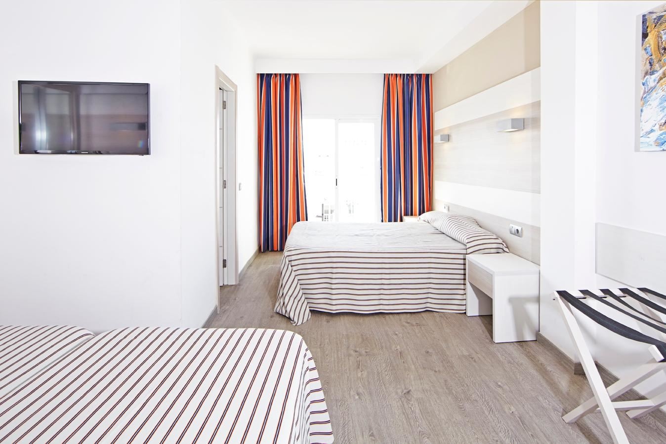 rooms-4b--quadruple-room