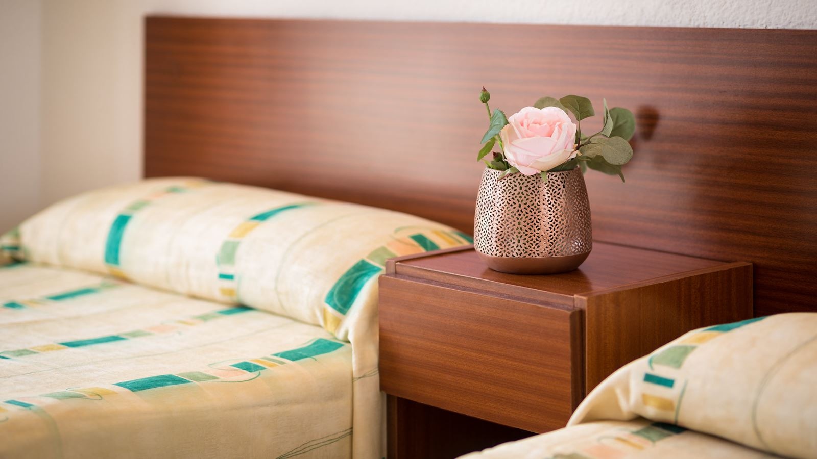 rooms-double-standard-balcony-or-terrace