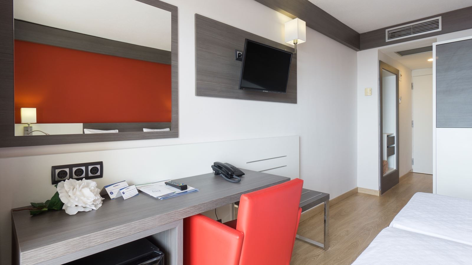 rooms-double-room-with-balcony-or-terrace