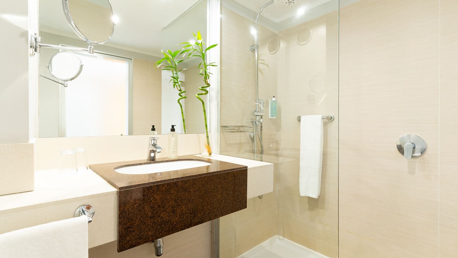 rooms-double-comfort-room-with-balcony