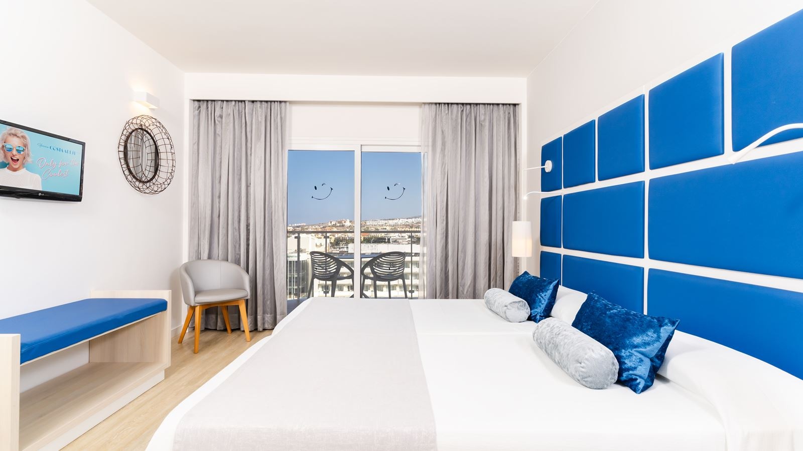 rooms-1-bedroom-excellence-suite-with-panoramic-view-and-sea-view-with-balcony-suite-excellence