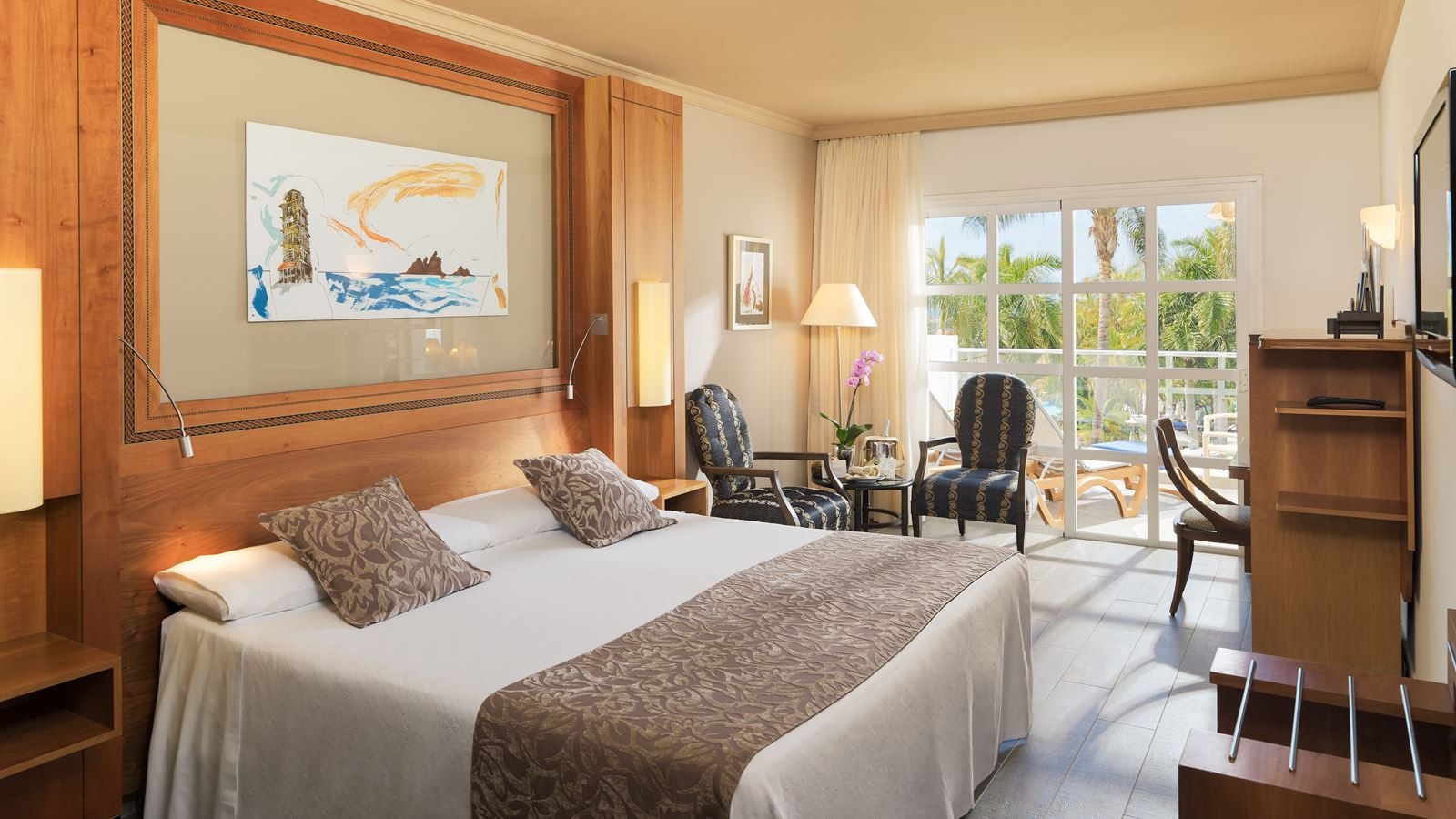 rooms-comfort-double-garden-pool-view-balcony