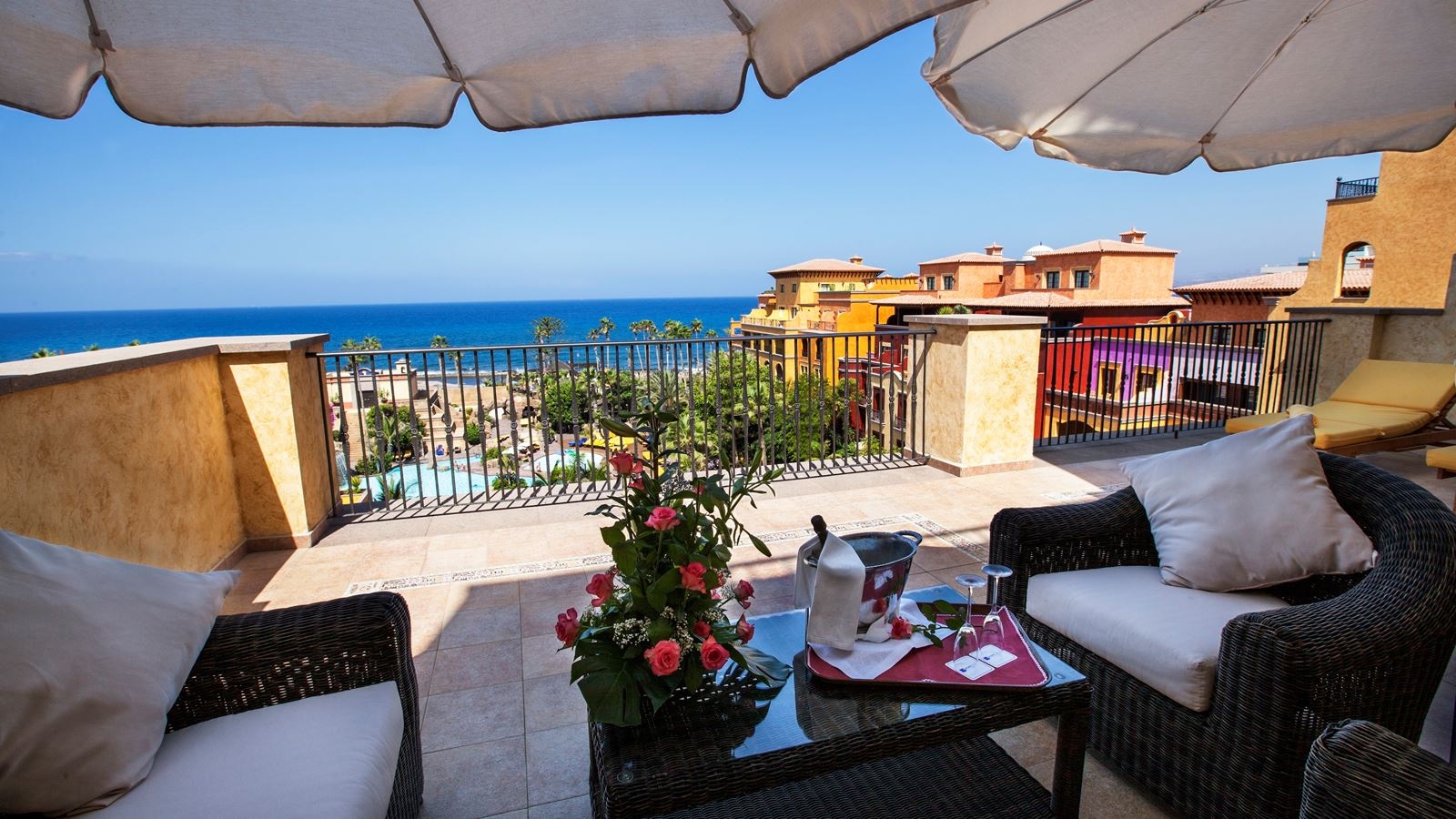 rooms-suite-sea-view-balcony-or-terrace