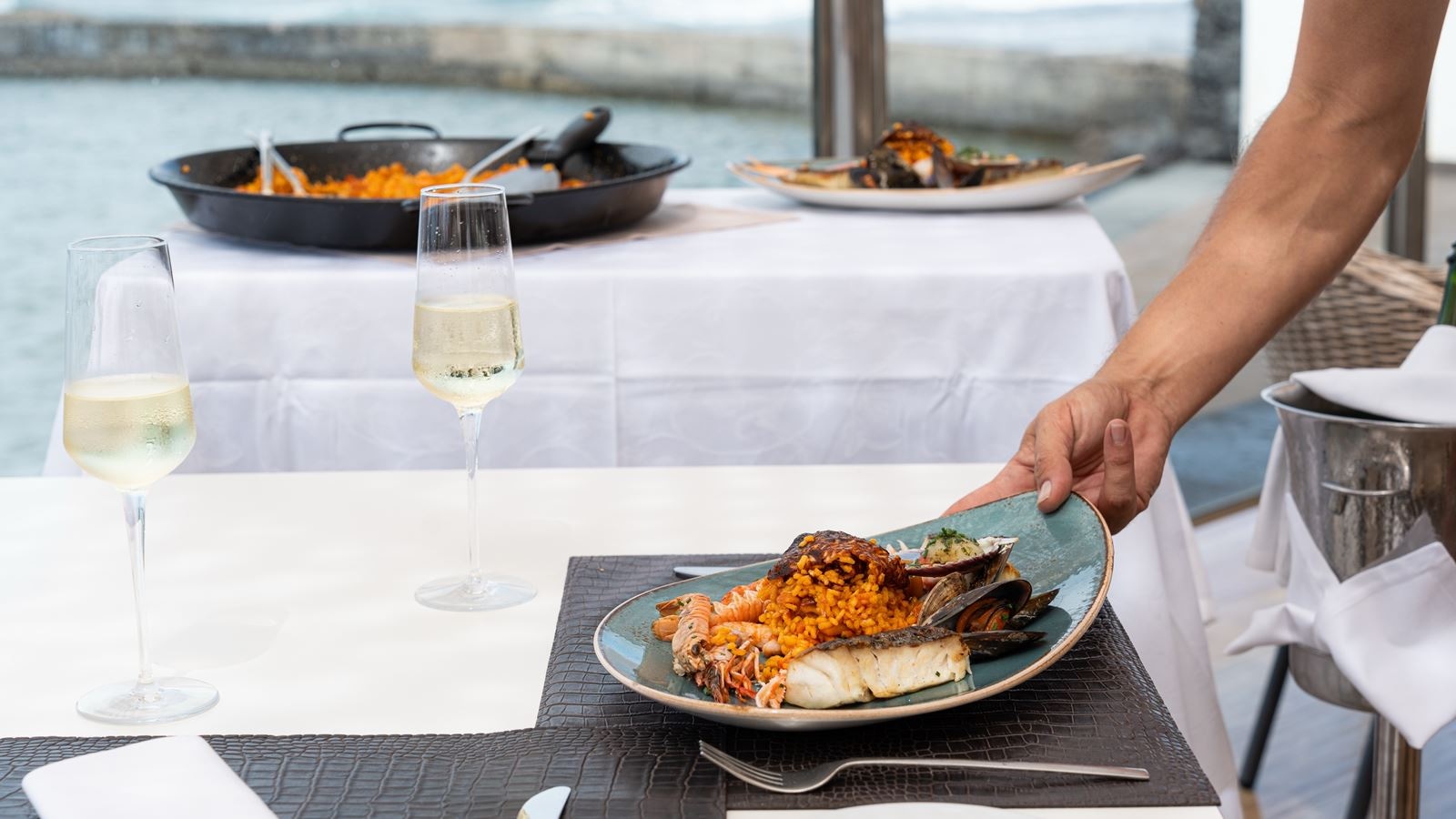 restaurants-restaurants