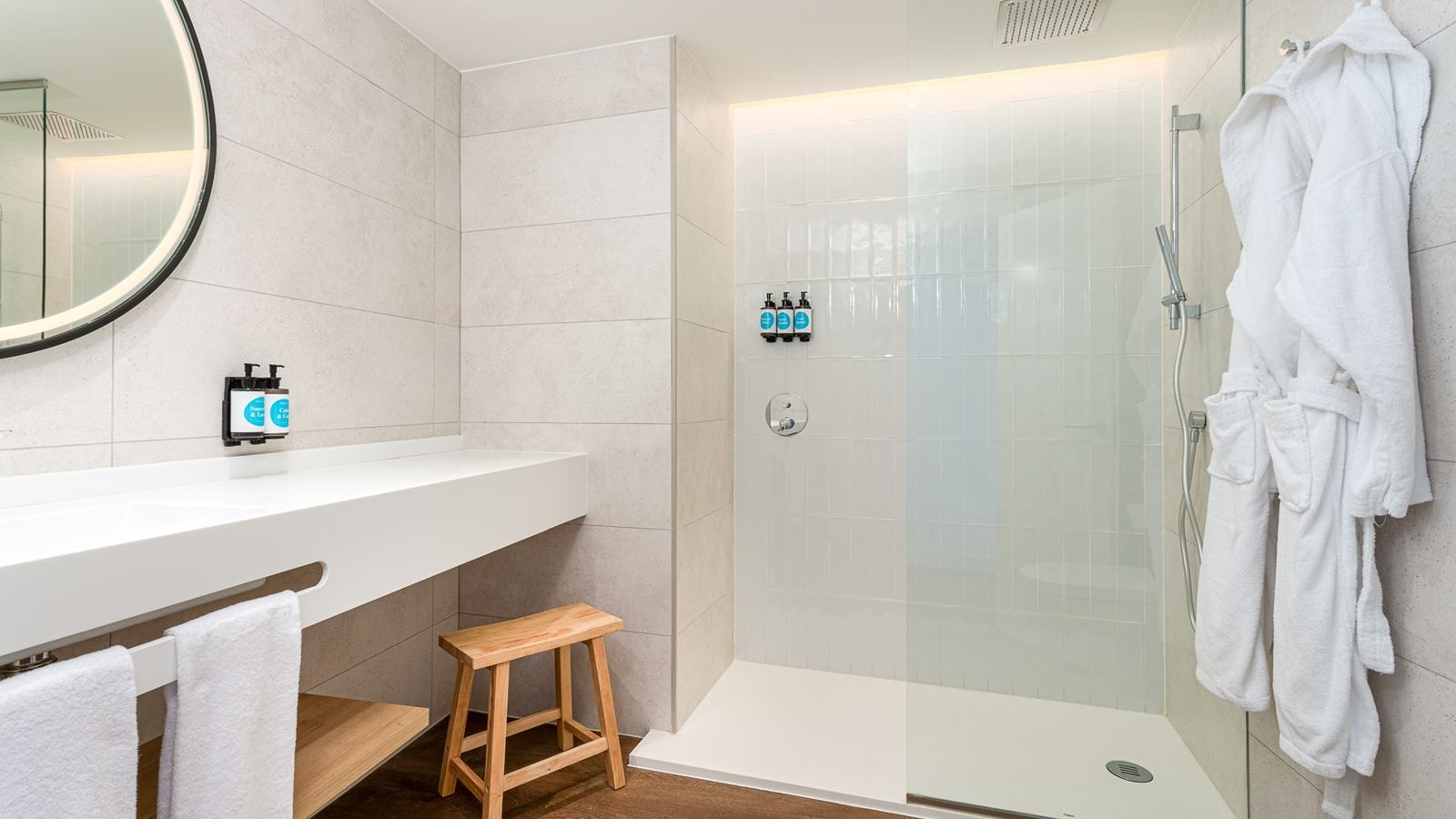 rooms-standard-twin-with-balcony