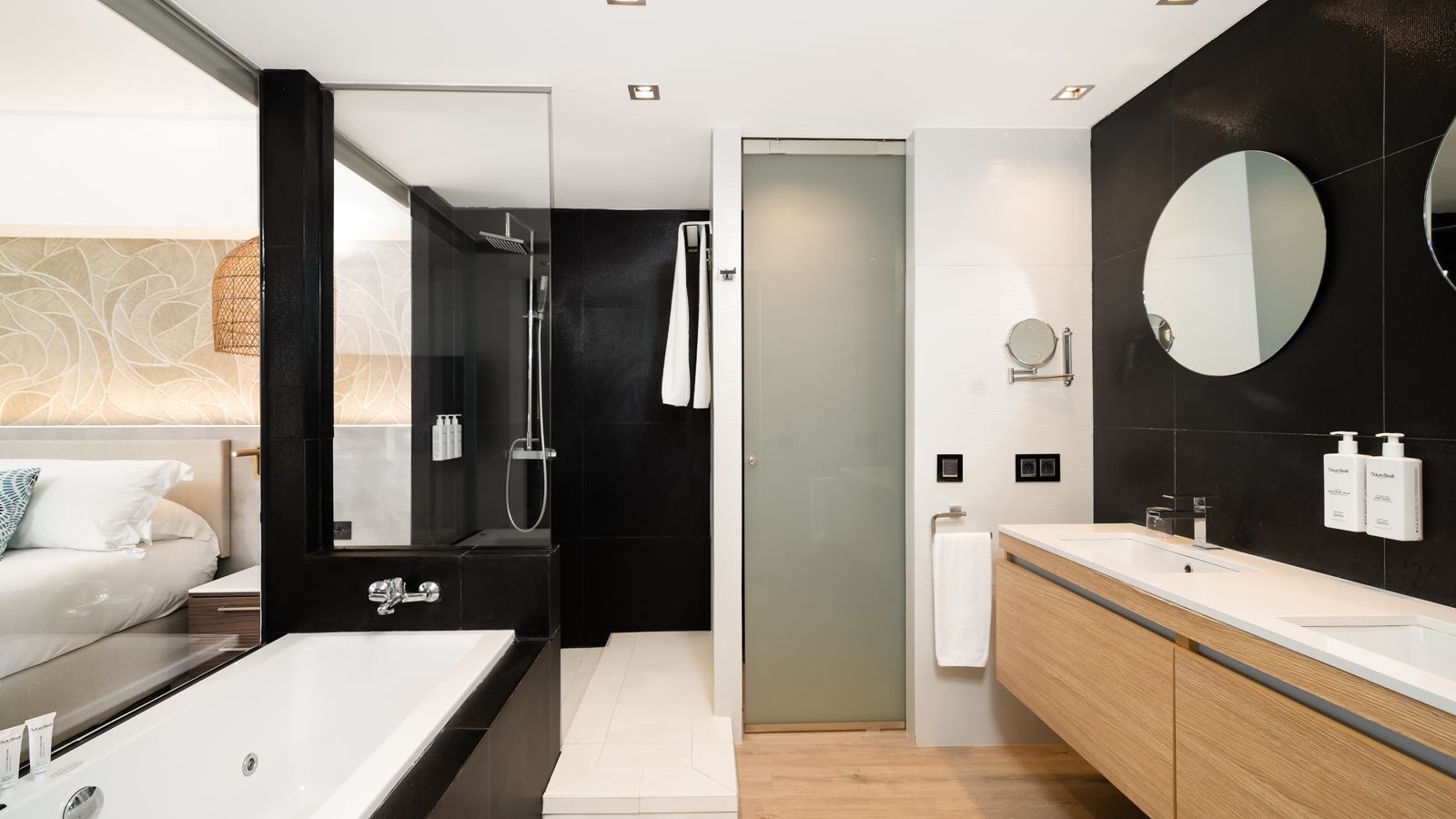 rooms-double-superior-with-plunge-pool