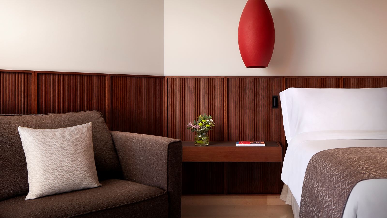 rooms-grand-deluxe-garden-view-room-with-balcony