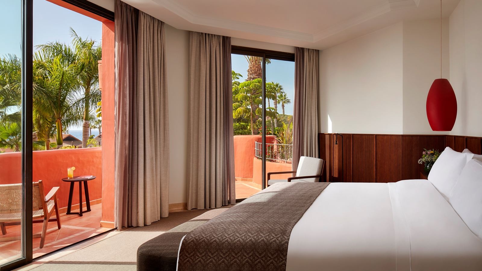 rooms-suite-garden-view-with-balcony