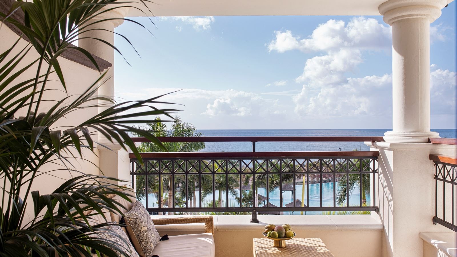 rooms-double-deluxe-frontal-ocean-view