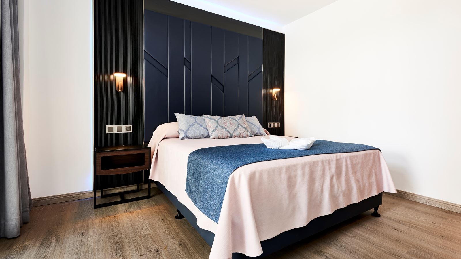 rooms-deluxe-room-without-kitchen-balcony-or-terrace