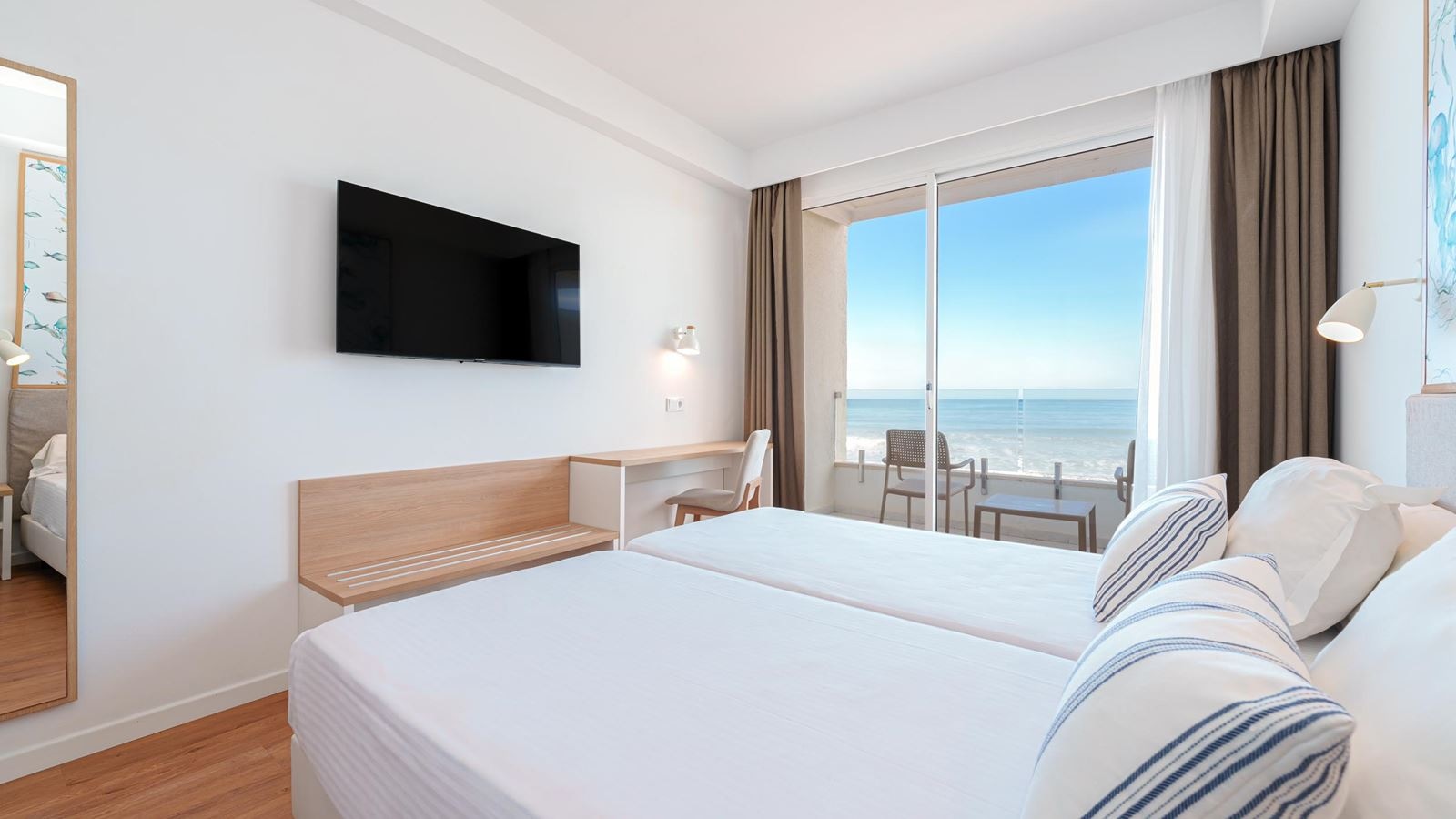 rooms-double-seaview-balcony-or-terrace