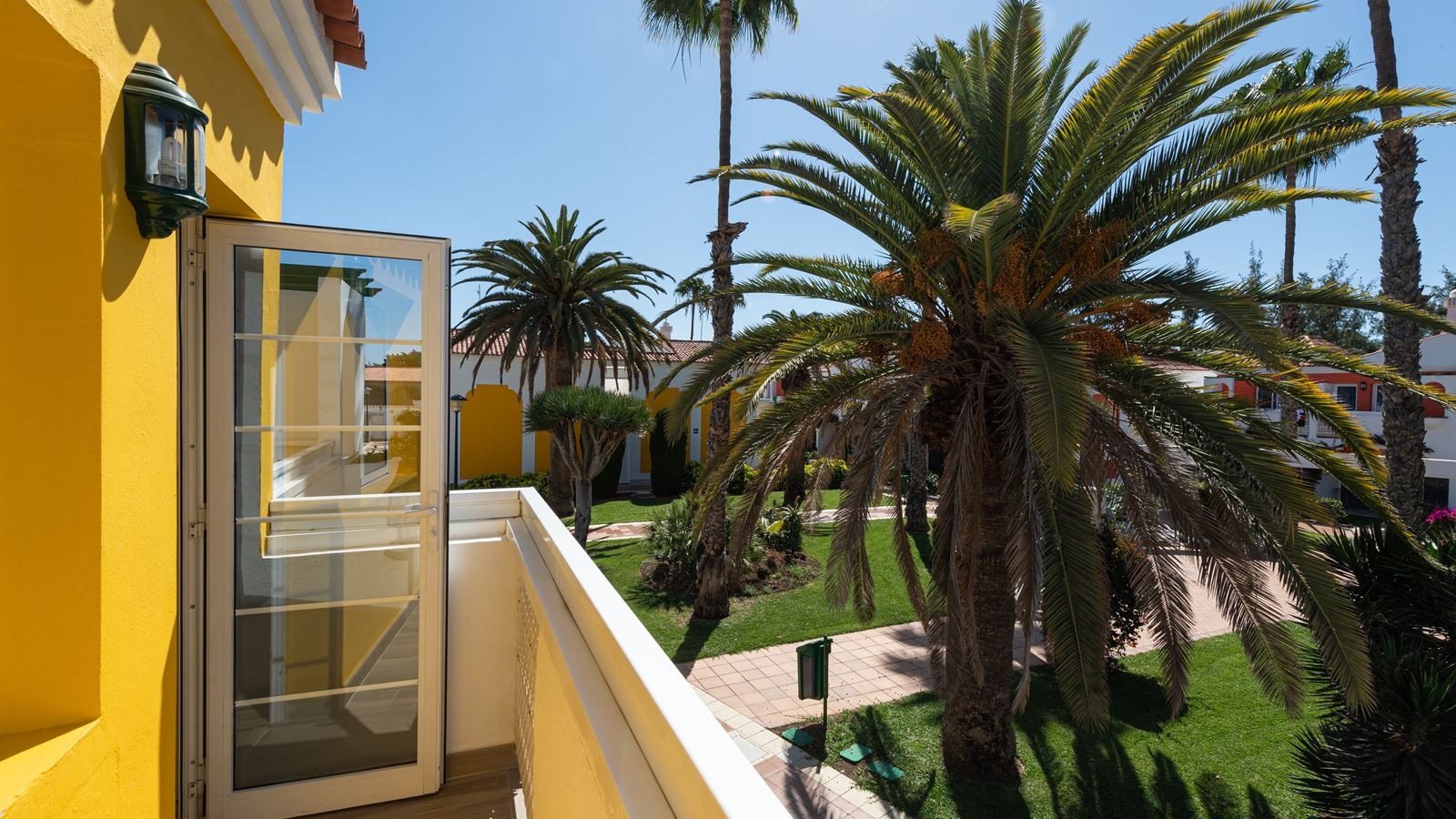 rooms-bungalow-plus-1-bedroom-with-terrace