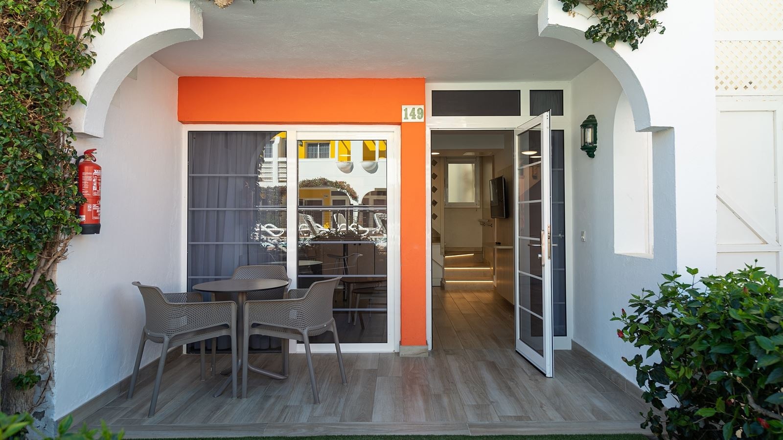 rooms-bungalow-plus-1-bedroom-with-terrace