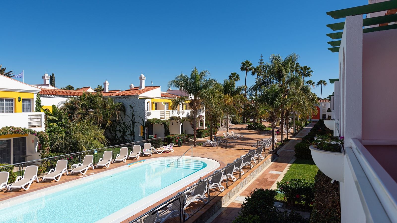 rooms-bungalow-plus-1-bedroom-with-terrace