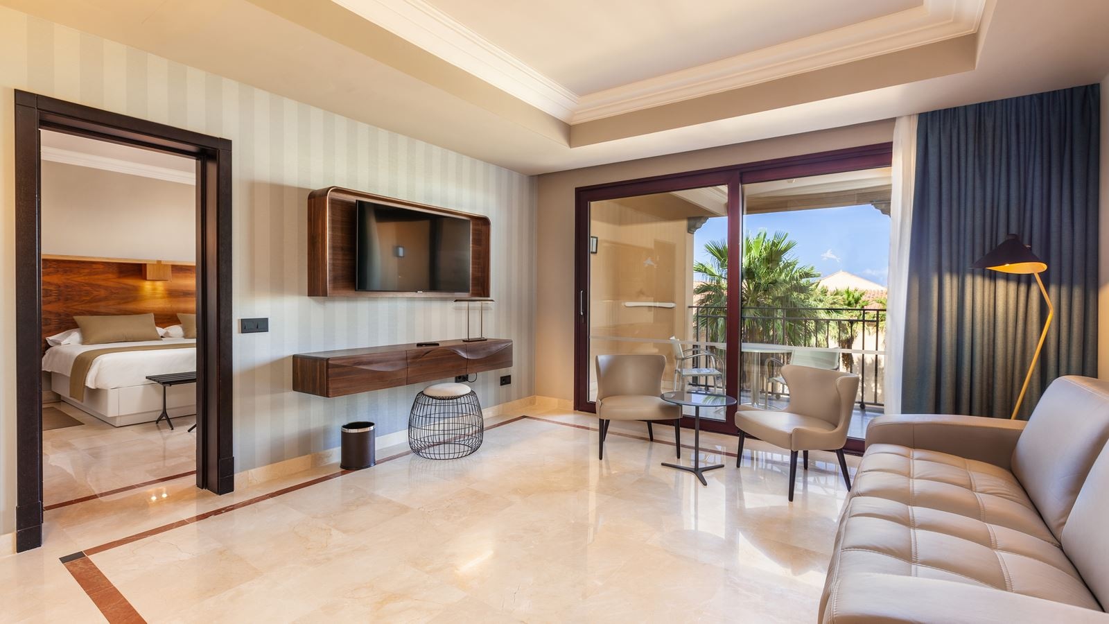 rooms-sui-suite-balcony