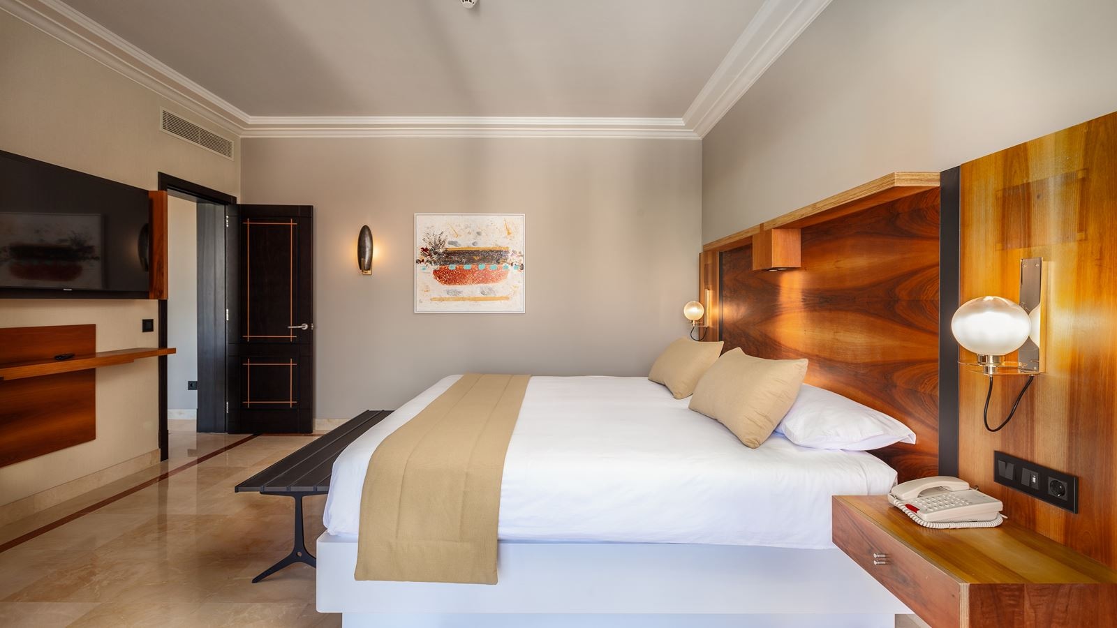 rooms-usui-unique-suite-garden-view-with-balcony