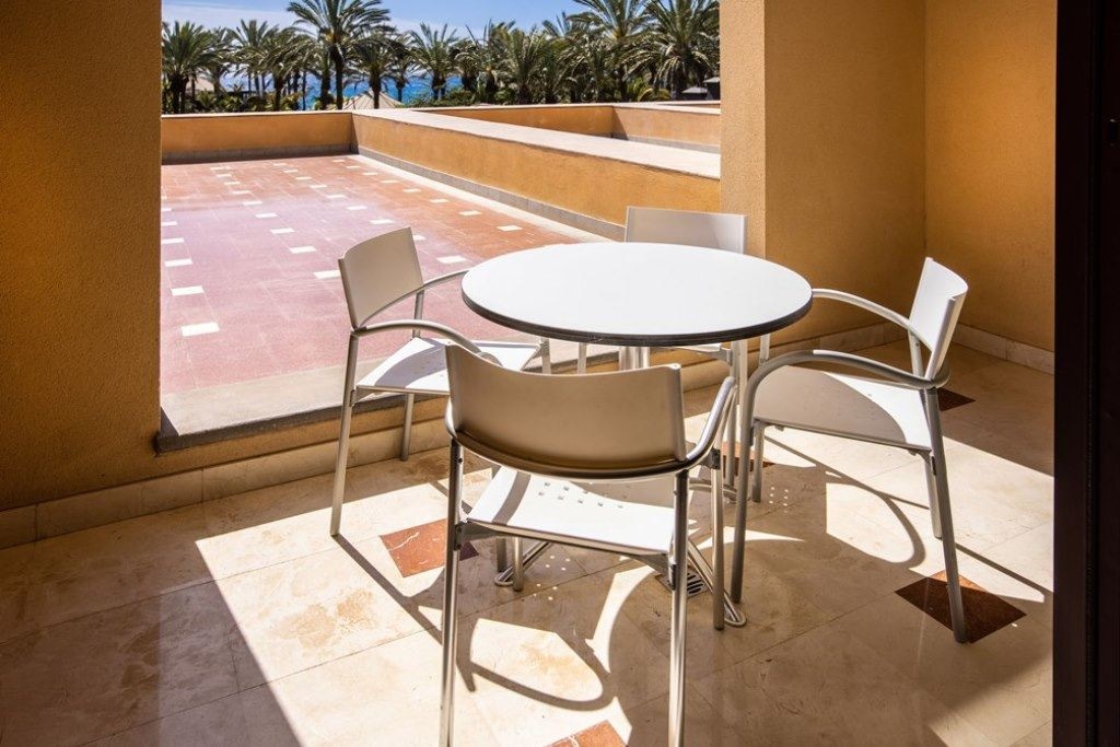 rooms-msui-master-suite-garden-view-with-balcony