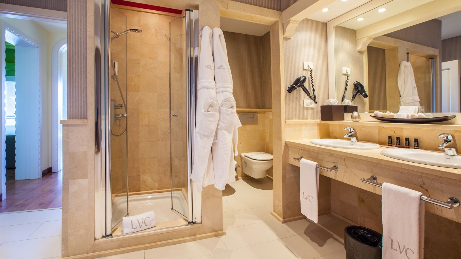 rooms-senior-suite-terrace-unique