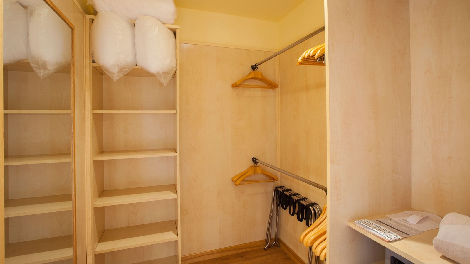 rooms-junior-suite-terrace-unique