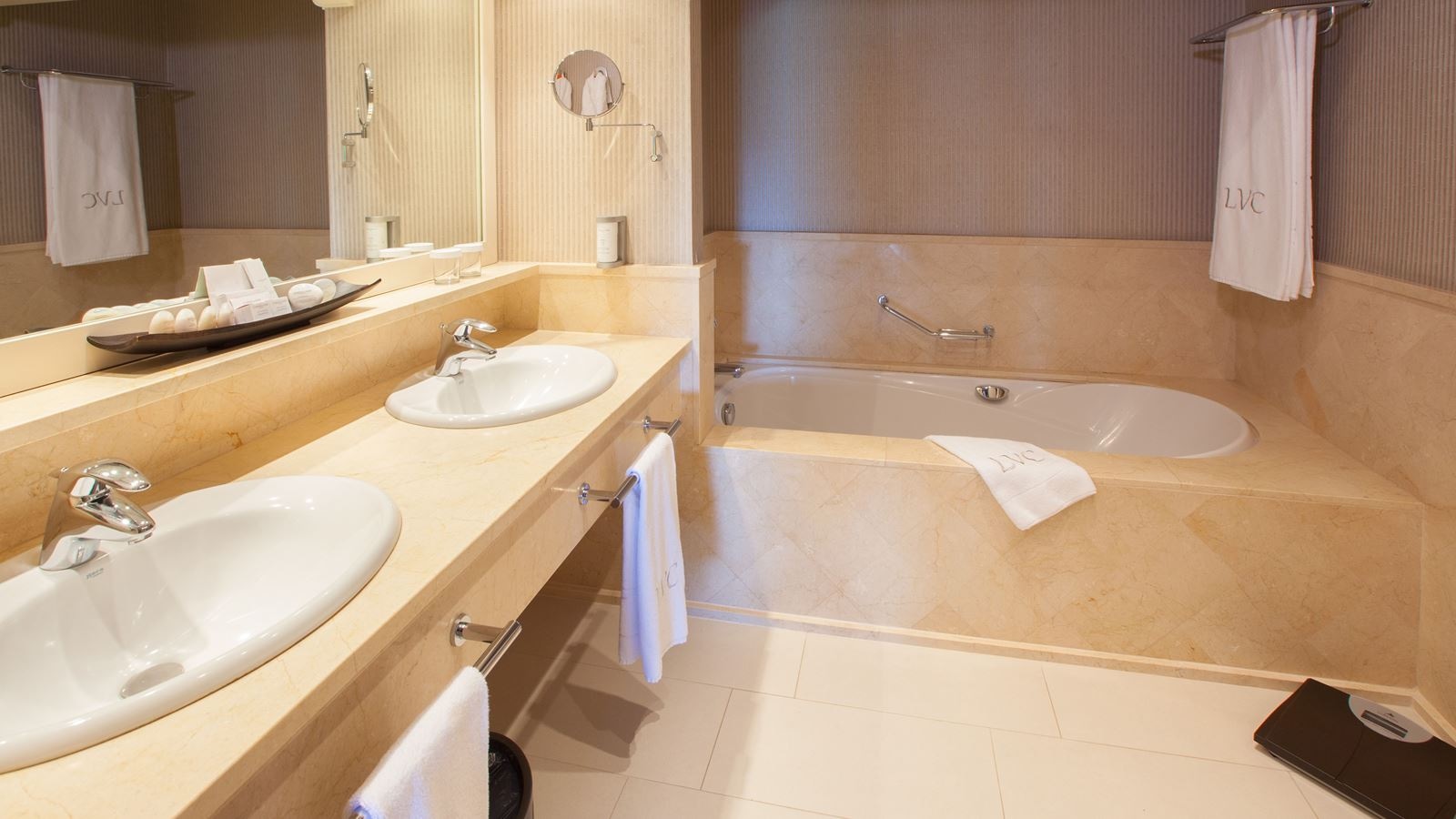 rooms-junior-suite-terrace-unique