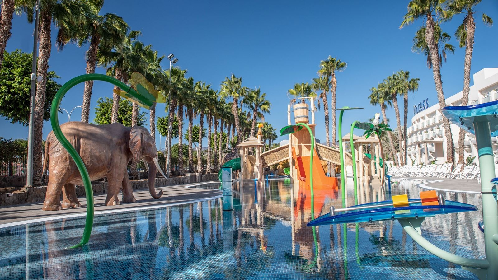 pools-outdoor-childrens-pool